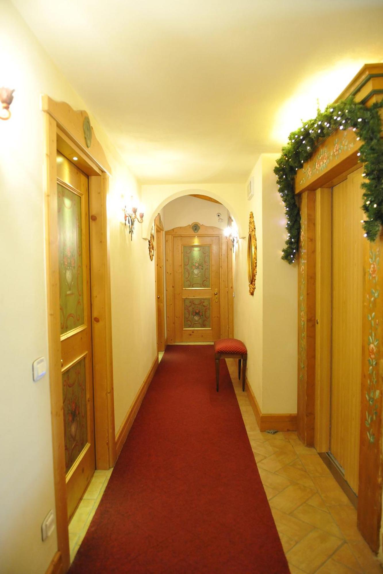 Garni Astoria Hotel & Spa روكاراسو المظهر الخارجي الصورة