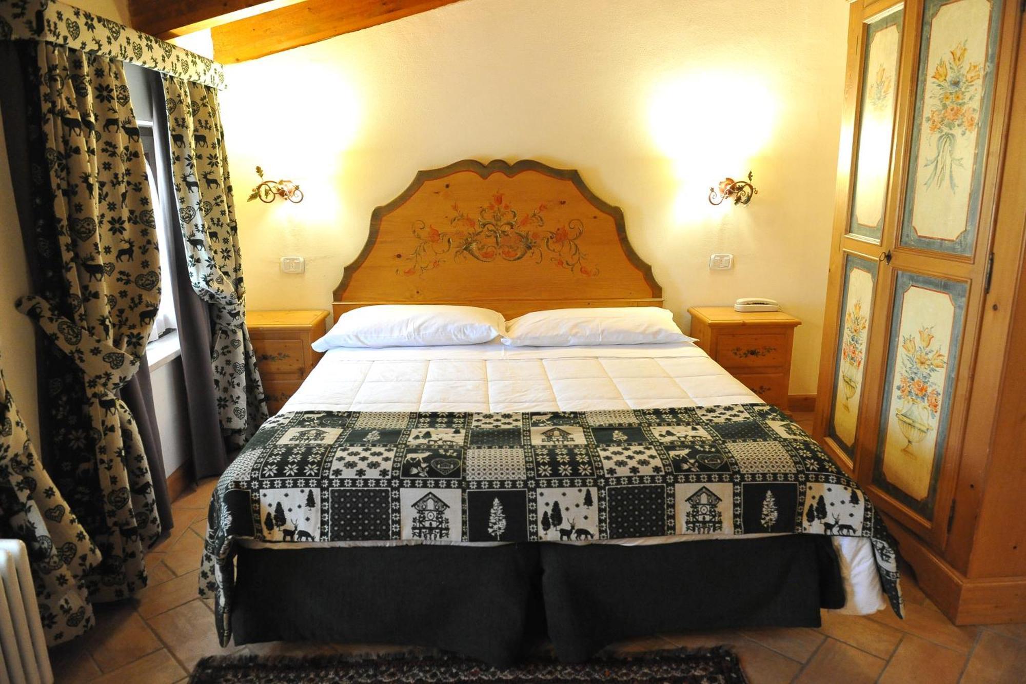 Garni Astoria Hotel & Spa روكاراسو المظهر الخارجي الصورة