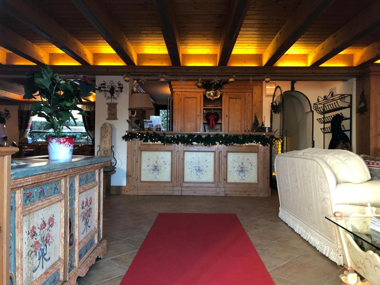 Garni Astoria Hotel & Spa روكاراسو المظهر الخارجي الصورة